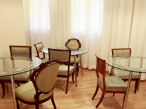 Casa Isolani, Piazza Maggiore image 12