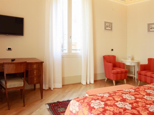 Casa Isolani, Piazza Maggiore image 27