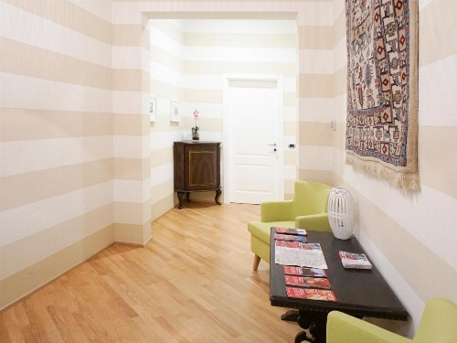 Casa Isolani, Piazza Maggiore image 28