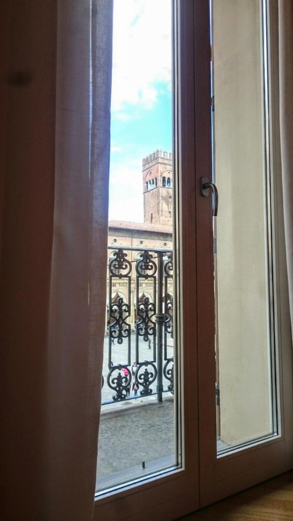 Casa Isolani, Piazza Maggiore Image 34