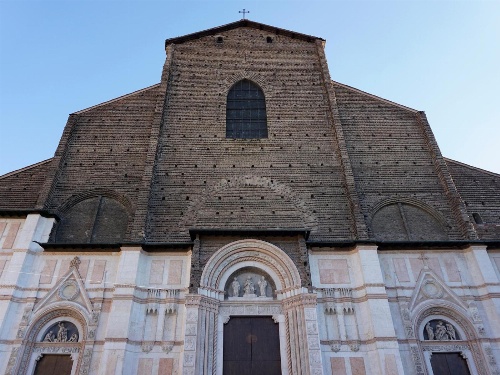 Casa Isolani, Piazza Maggiore image 4
