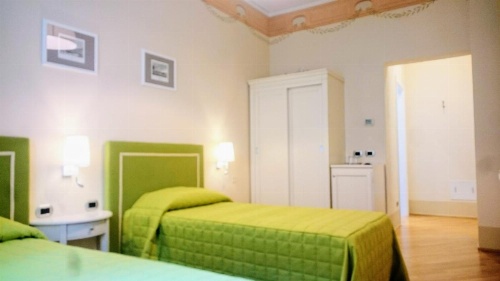 Casa Isolani, Piazza Maggiore image 45